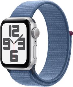 Apple Watch SE (2023), 40mm, strieborný hliník, ľadovo modrý športový remienok