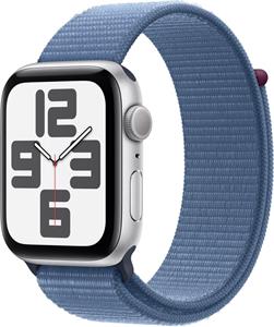 Apple Watch SE (2023), 44 mm, Strieborný hliník, ľadovo modrý prevliekací športový remienok