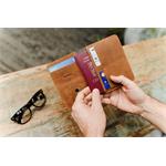 Fixed Smile Passport Kožená peňaženka so smart trackerom Fixed Smile Motion, veľkosť cestovného pasu, hnedá