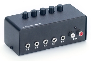 Genius, Audio - Stereo Switch Box, výstup až na 5 reproduktorov