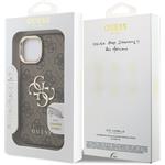 Guess PU 4G Metal Logo Stand Camera Frame kryt pre iPhone 15, hnedý