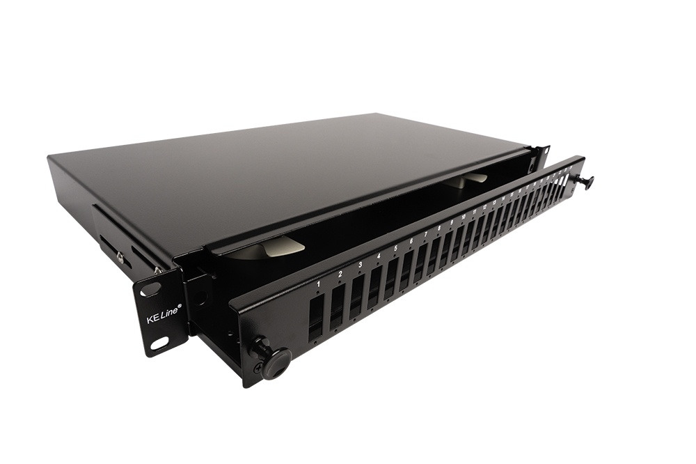 Keline optický patch panel pre 24 x SC-SC Duplex alebo LC-LC Quad adaptérov, výsuvný s odnímateľným čelom