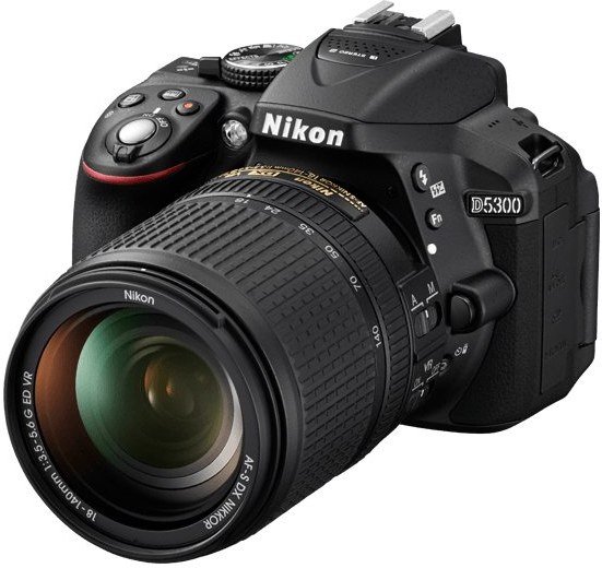 Nikon D5300 + 18-140 AF-S VR čierny