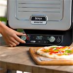 Ninja OO101EU Woodfire, pec na pizzu