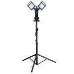 Solight duálny teleskopický prenosný LED reflektor so zásuvkou, 62-152cm
